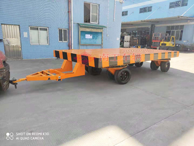 20噸重型平板拖車帶4個(gè)轉(zhuǎn)盤(pán)2I.jpg