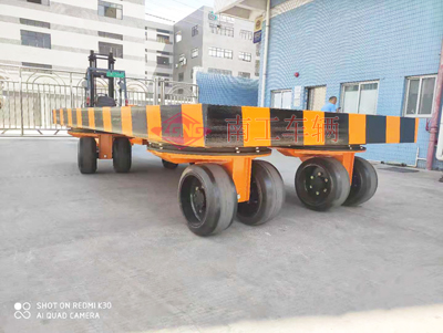 20噸重型平板拖車帶4個(gè)轉(zhuǎn)盤(pán)5I.jpg