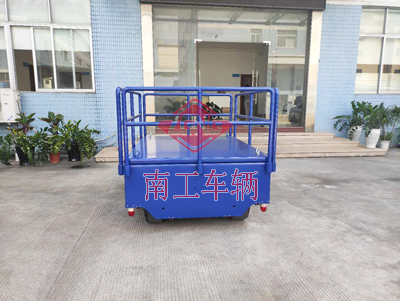 10噸電動(dòng)平板拖車I.jpg