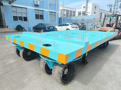 1734999665832757.jpg 18噸重型平板拖車 四個(gè)轉(zhuǎn)盤工具拖車2I.jpg