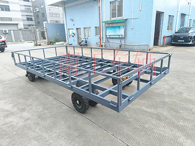 1754271807656254.jpg 4噸骨架式平板拖車 帶下翻護(hù)欄工具拖車2I.jpg