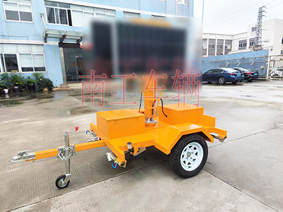 0.5噸小型LED交通誘導(dǎo)屏道路指示牌交通警示工具拖車(chē)4I.jpg